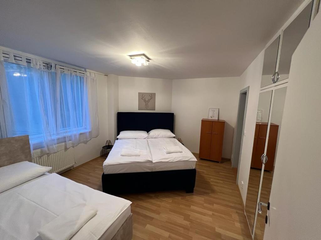 Iren Apartment Братислава Экстерьер фото